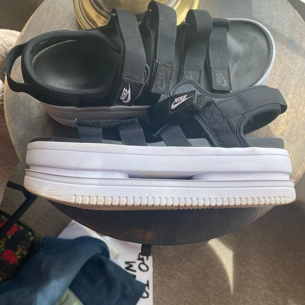 Women’s Nike high top sandals - Picture 2 of 6